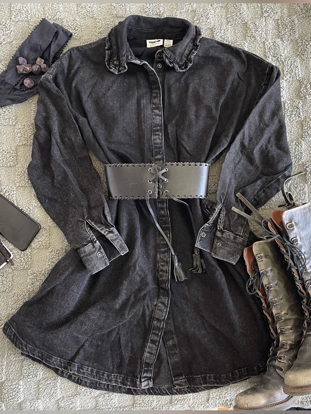 Noisy May frill-collar denim dress